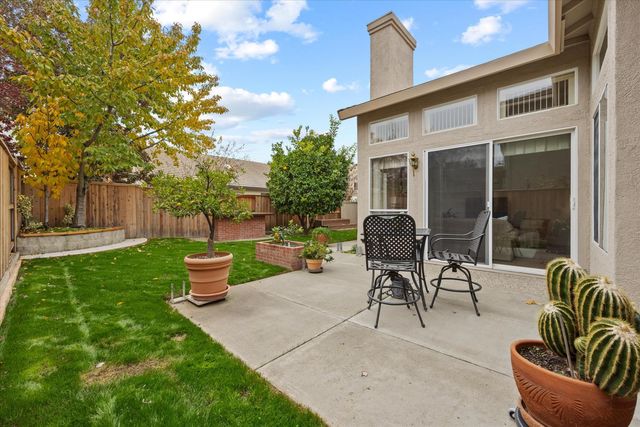 1121 Elderberry Cir, Folsom, CA 95630