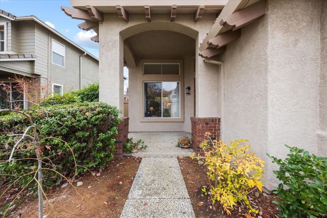 1121 Elderberry Cir, Folsom, CA 95630