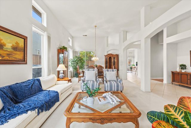 1121 Elderberry Cir, Folsom, CA 95630