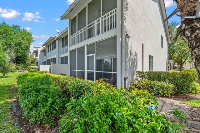 12598 Westhampton Circle, Wellington, FL 33414