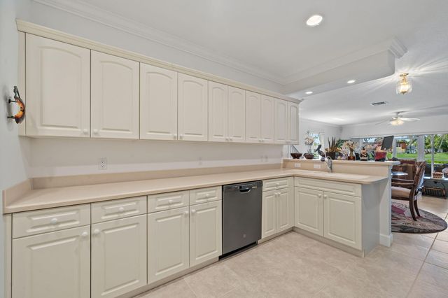 12598 Westhampton Circle, Wellington, FL 33414