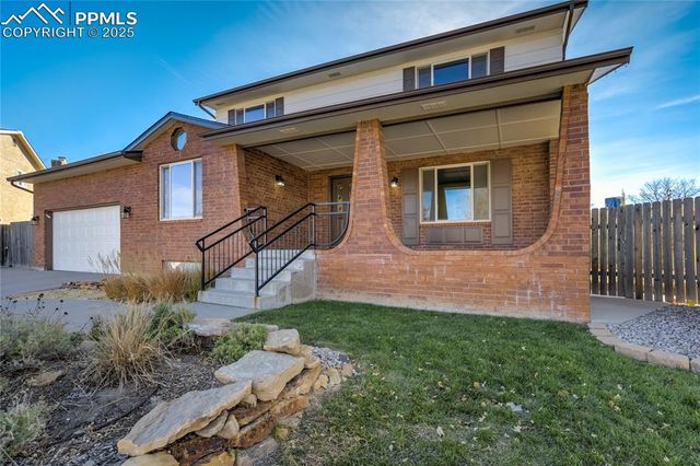 6 Strawflower Court, Pueblo, CO 81001