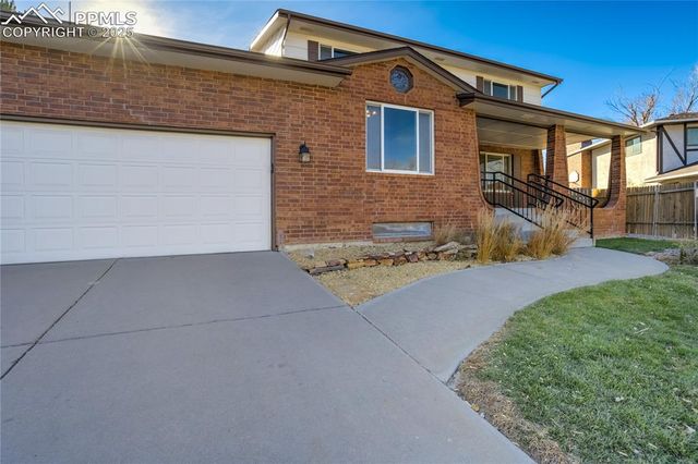 6 Strawflower Court, Pueblo, CO 81001