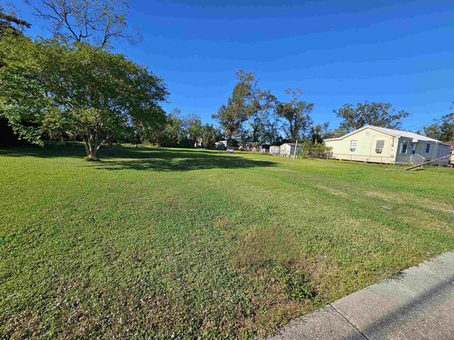 325 Allen St, Houma, LA 70363