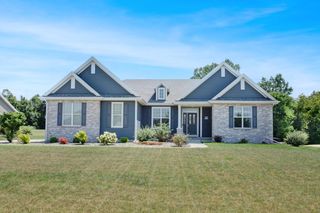 W212N6064 Legacy TRAIL, Menomonee Falls, WI 53051