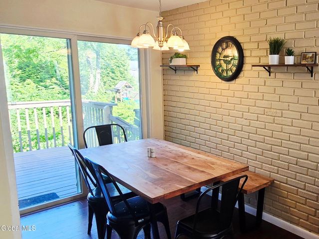 61 Vanderbilt Avenue, Saratoga Springs, NY 12866