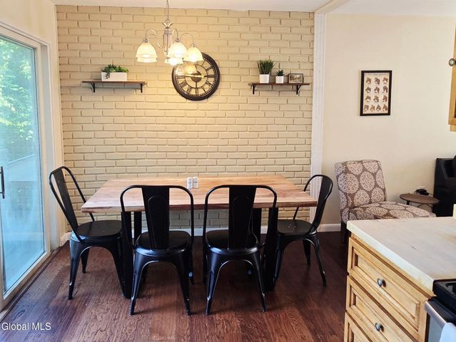 61 Vanderbilt Avenue, Saratoga Springs, NY 12866