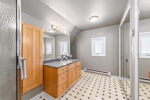 4864 N Hollywood AVENUE, Whitefish Bay, WI 53217