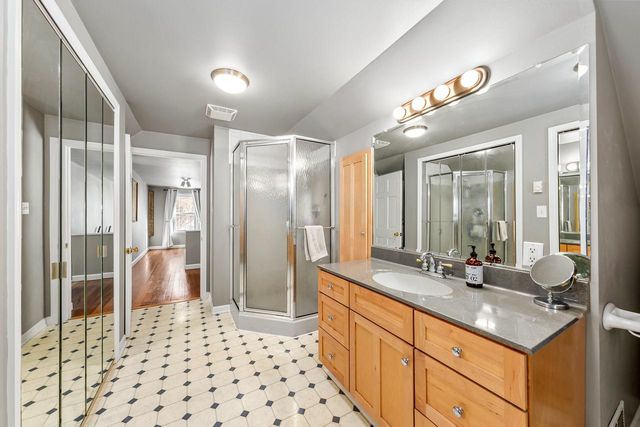 4864 N Hollywood AVENUE, Whitefish Bay, WI 53217