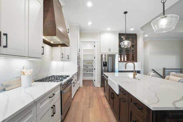 7018 Claymore Drive, Dublin, OH 43017