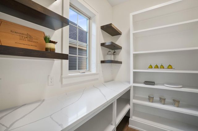 7018 Claymore Drive, Dublin, OH 43017