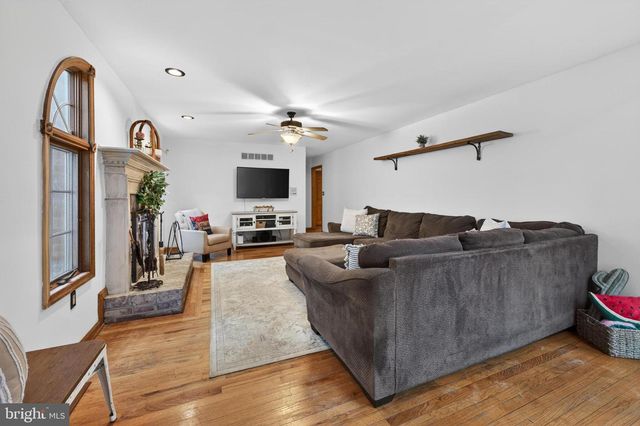 55 MEETINGHOUSE CT, Shamong, NJ 08088