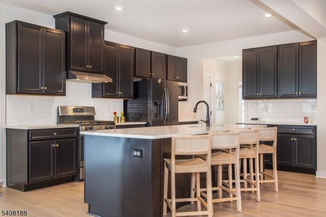 37 Esposito Ln, Roxbury Twp., NJ 07850