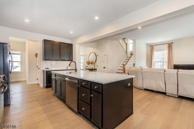 37 Esposito Ln, Roxbury Twp., NJ 07850