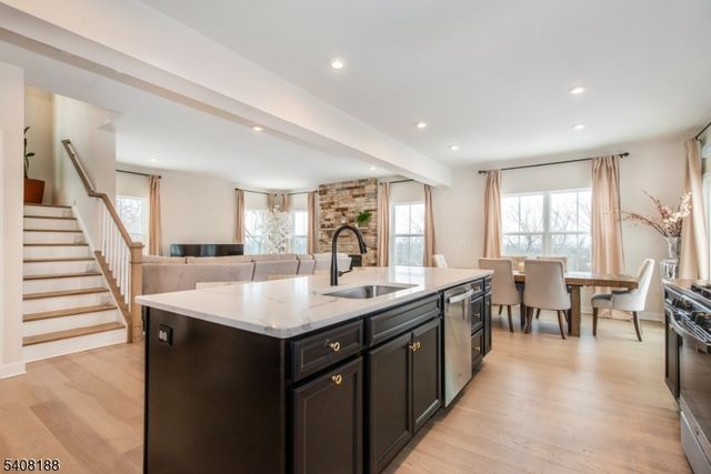 37 Esposito Ln, Roxbury Twp., NJ 07850