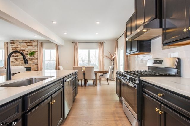 37 Esposito Ln, Roxbury Twp., NJ 07850