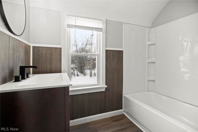 20214 Lanbury Avenue, Warrensville Heights, OH 44122