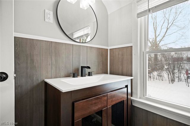 20214 Lanbury Avenue, Warrensville Heights, OH 44122