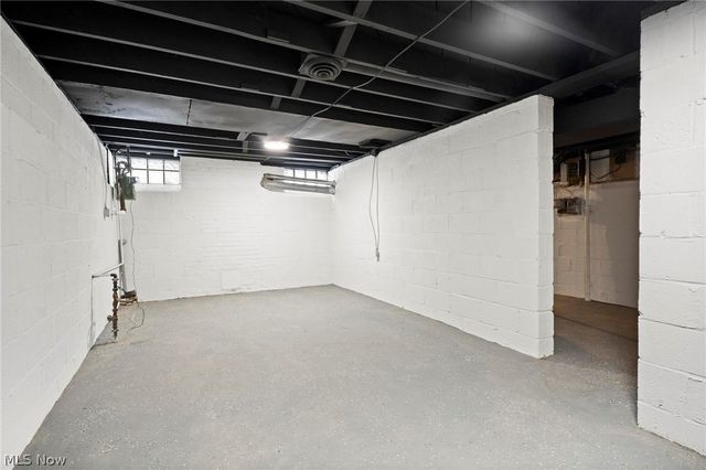 20214 Lanbury Avenue, Warrensville Heights, OH 44122