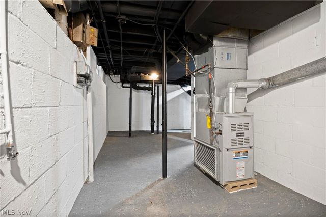 20214 Lanbury Avenue, Warrensville Heights, OH 44122