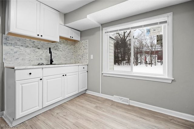 20214 Lanbury Avenue, Warrensville Heights, OH 44122