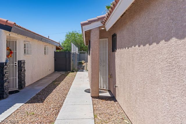 1425 Hassell Avenue, Las Vegas, NV 89106