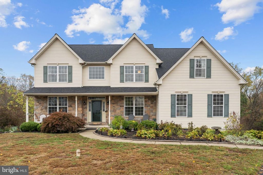 13 COUNTRY DR, Pottstown, PA 19464