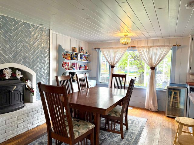21 Main Street, Rockingham, VT 05154