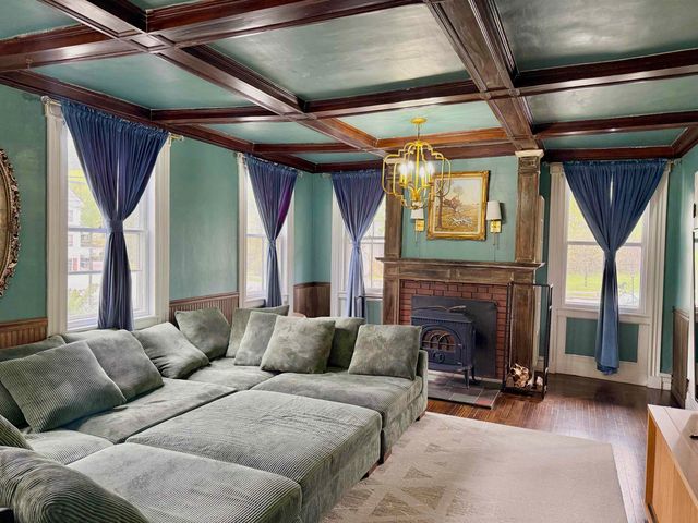 21 Main Street, Rockingham, VT 05154