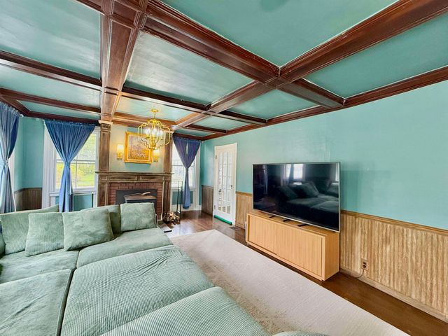 21 Main Street, Rockingham, VT 05154