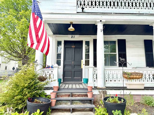 21 Main Street, Rockingham, VT 05154