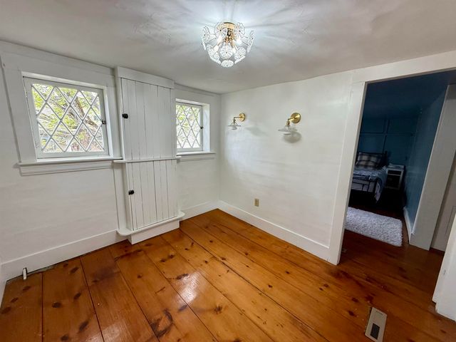 21 Main Street, Rockingham, VT 05154