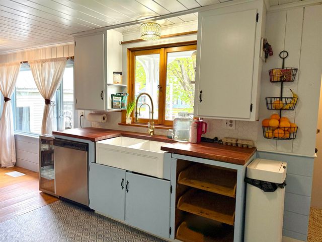 21 Main Street, Rockingham, VT 05154