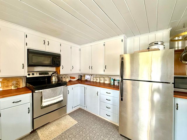 21 Main Street, Rockingham, VT 05154