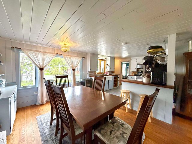 21 Main Street, Rockingham, VT 05154