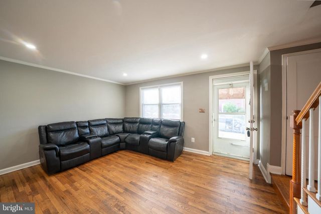 705 EASTSHIRE DR, Catonsville, MD 21228