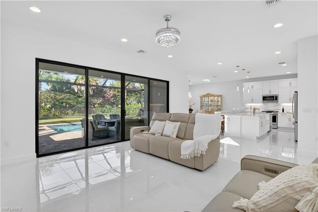 20908 Thistle Leaf LN, Estero, FL 33928