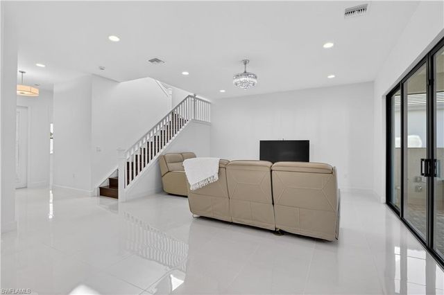 20908 Thistle Leaf LN, Estero, FL 33928