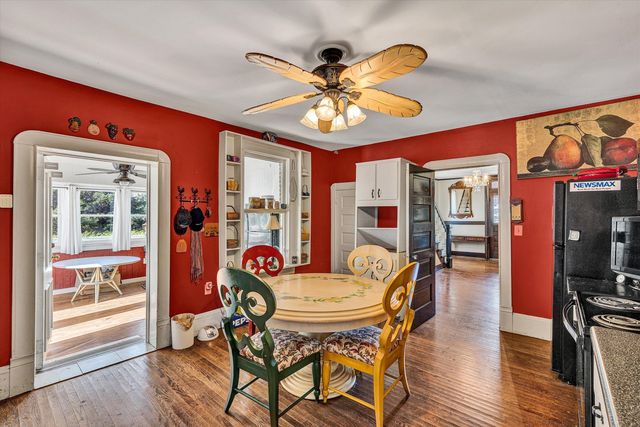 S 624 Maple ST, Vinton, VA 24179