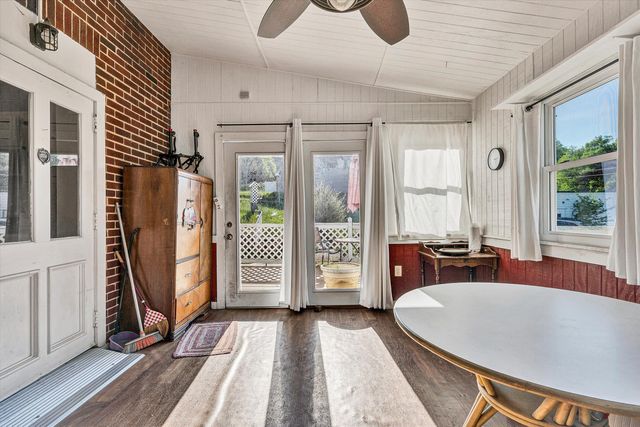 S 624 Maple ST, Vinton, VA 24179