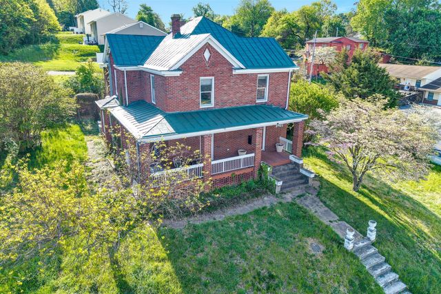 S 624 Maple ST, Vinton, VA 24179