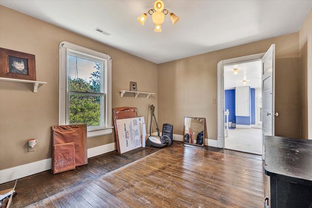 S 624 Maple ST, Vinton, VA 24179