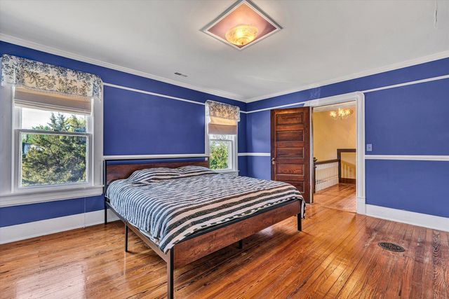 S 624 Maple ST, Vinton, VA 24179