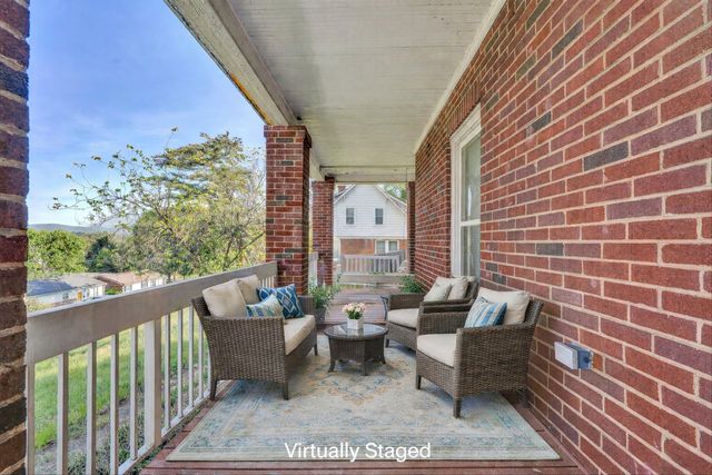 S 624 Maple ST, Vinton, VA 24179