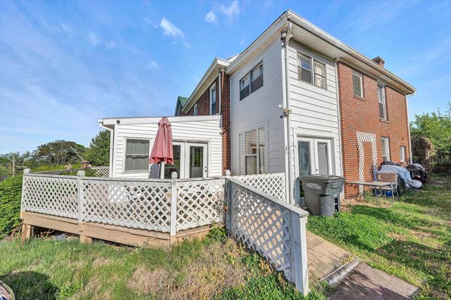 S 624 Maple ST, Vinton, VA 24179