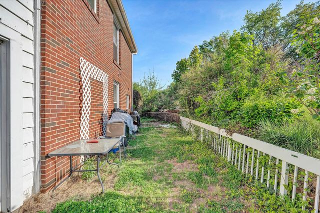 S 624 Maple ST, Vinton, VA 24179