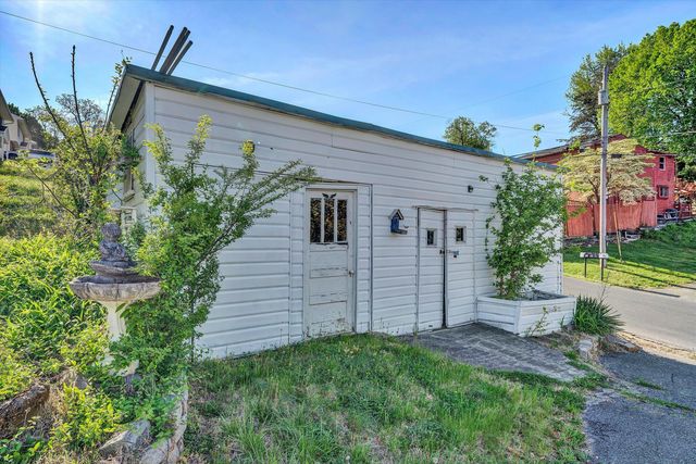 S 624 Maple ST, Vinton, VA 24179