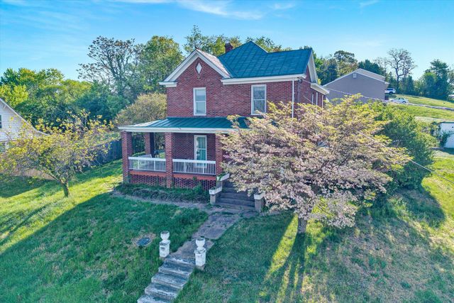 S 624 Maple ST, Vinton, VA 24179