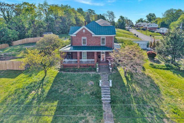 S 624 Maple ST, Vinton, VA 24179