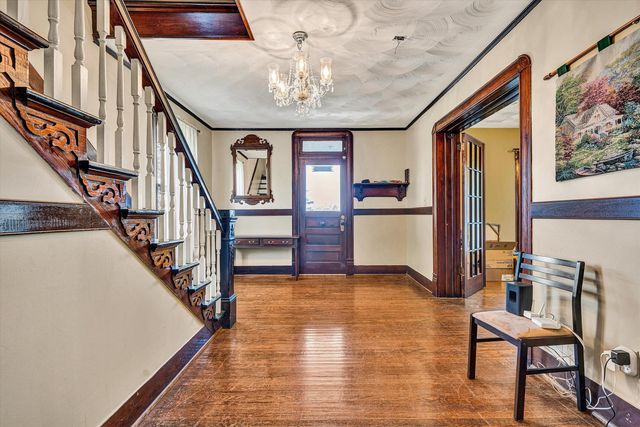 S 624 Maple ST, Vinton, VA 24179